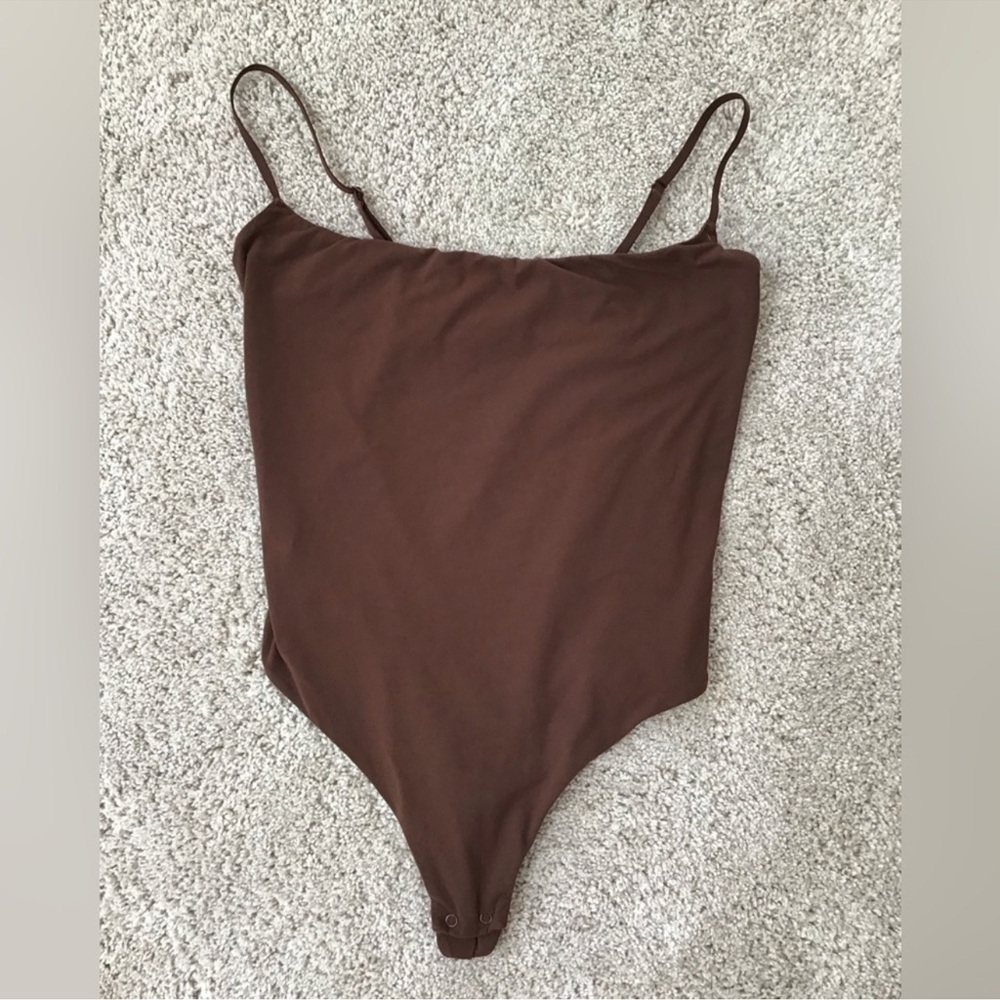 SKIMS FITS EVERYBODY CAMI (B4) BODYSUIT NWT COCOA SIZE 4X